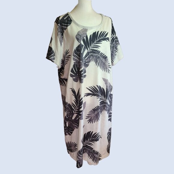 Old Navy Dresses & Skirts - Old Navy T-Shirt Dress